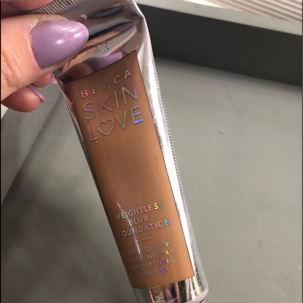 Becca skin love foundation